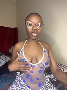 YummyMelanin117 online show from November 10, 6:02 pm