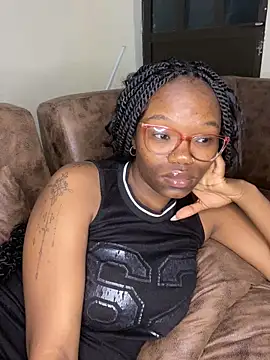 YummyMelanin117 online show from February 6, 12:06 am