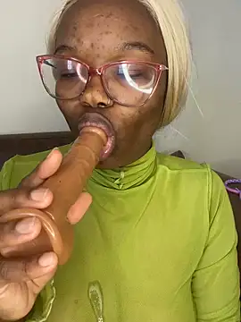 YummyMelanin117 online show from February 26, 2:39 pm