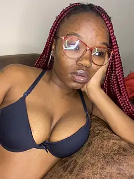 YummyMelanin117 online show from April 28, 10:03 pm
