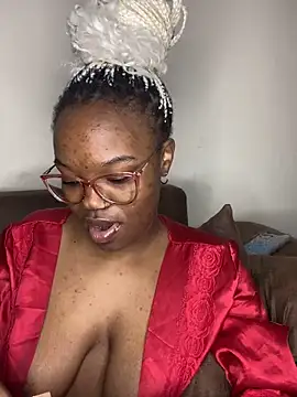 YummyMelanin117 online show from April 16, 11:40 pm