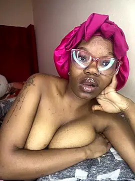 YummyMelanin117 online show from November 25, 6:36 am