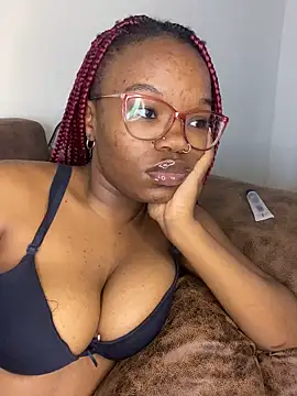 YummyMelanin117 online show from April 28, 9:57 am