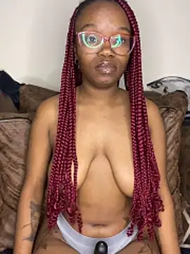 YummyMelanin117 online show from April 29, 5:28 pm