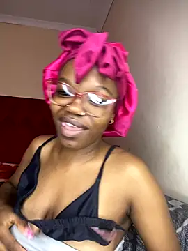 YummyMelanin117 online show from November 20, 6:47 am