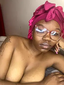 YummyMelanin117 online show from November 15, 6:39 am