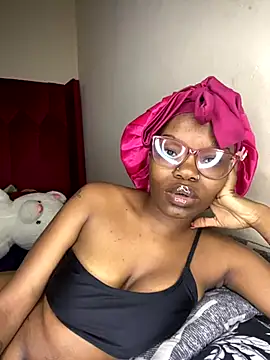 YummyMelanin117 online show from November 30, 6:52 pm