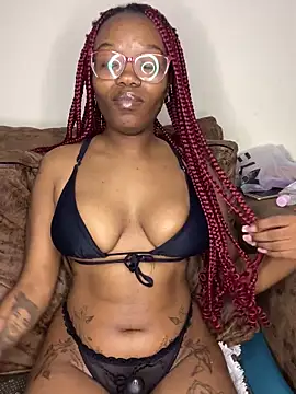 YummyMelanin117 online show from May 5, 3:59 pm