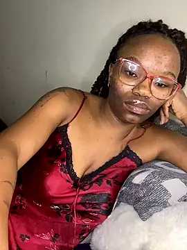 YummyMelanin117 online show from January 12, 10:36 pm