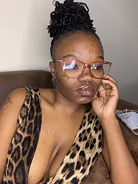 YummyMelanin117 online show from March 11, 11:54 pm