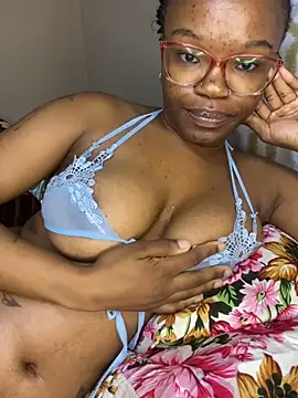 YummyMelanin117 online show from March 24, 4:18 pm