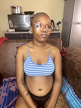 YummyMelanin117 online show from October 29, 8:02 am