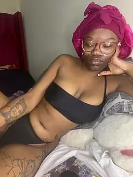 YummyMelanin117 online show from January 10, 5:52 pm