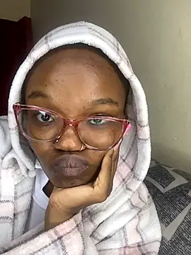 YummyMelanin117 online show from November 11, 9:53 pm