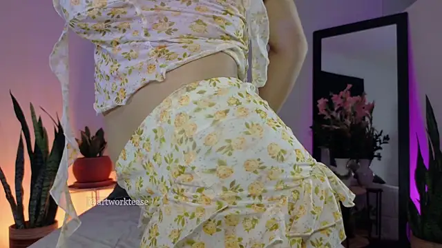 Artworktease online show from January 14, 9:07 pm