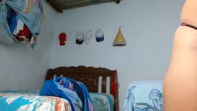 Allyson Mature online show from December 19, 8:27 am