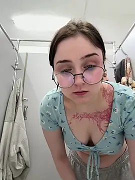 bambi lu online show from April 22, 4:08 am