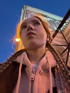 bambi lu online show from October 19, 3:15 pm