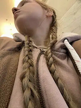 bambi lu online show from November 8, 6:11 pm