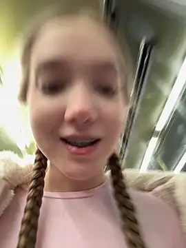 bambi lu online show from November 28, 6:08 pm