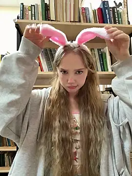 bambi lu online show from April 5, 10:27 pm