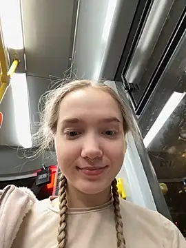 bambi lu online show from November 19, 5:35 pm