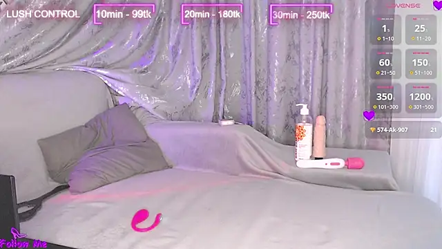 Snapshot of Rush-Bestie chatting on December 16, 9:46 am Rush-Bestie online show from December 16, 9:46 am