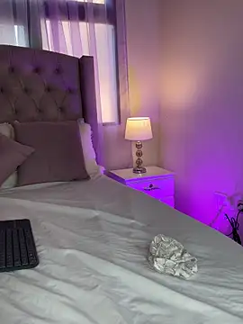 zaraquiinn online show from October 9, 2:06 pm