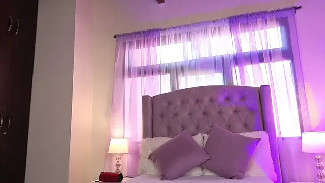 zaraquiinn online show from October 18, 2:08 pm