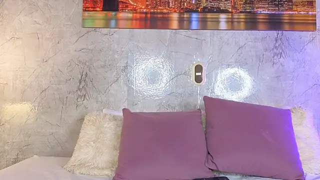 zaraquiinn online show from April 8, 2:29 pm