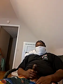 Snapshot of bigdick650 chatting on April 18, 8:53 pm bigdick650 online show from April 18, 8:53 pm