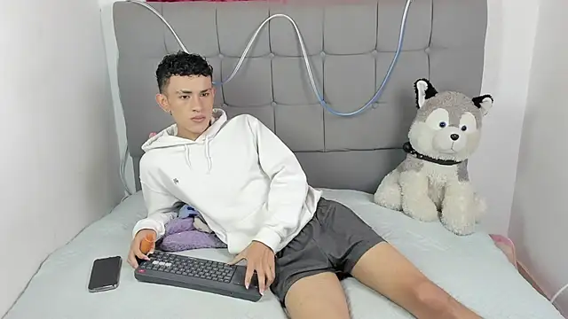 Snapshot of jeims_hotboy chatting on July 11, 2:28 pm jeims hotboy online show from July 11, 2:28 pm