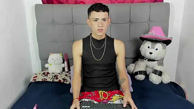 Snapshot of jeims_hotboy chatting on July 5, 1:18 pm jeims hotboy online show from July 5, 1:18 pm