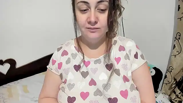 Snapshot of DeliciousButt chatting on December 6, 2:11 pm DeliciousButt online show from December 6, 2:11 pm