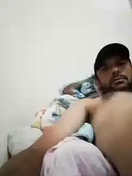 Snapshot of gatomagro10 chatting on March 21, 5:45 pm gatomagro10 online show from March 21, 5:45 pm