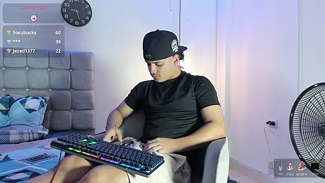 Snapshot of samxx_muscle chatting on September 14, 2:39 pm samxx muscle online show from September 14, 2:39 pm