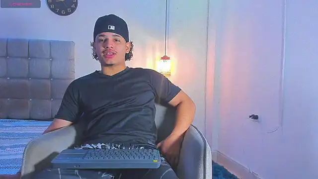 samxx muscle online show from December 18, 1:48 pm