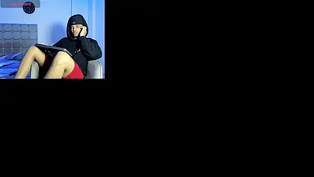 Snapshot of samxx_muscle chatting on October 2, 3:37 pm samxx muscle online show from October 2, 3:37 pm