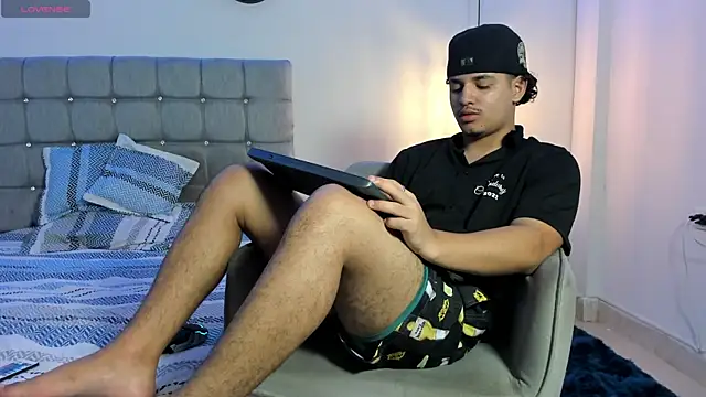 Snapshot of samxx_muscle chatting on October 10, 1:45 pm samxx muscle online show from October 10, 1:45 pm