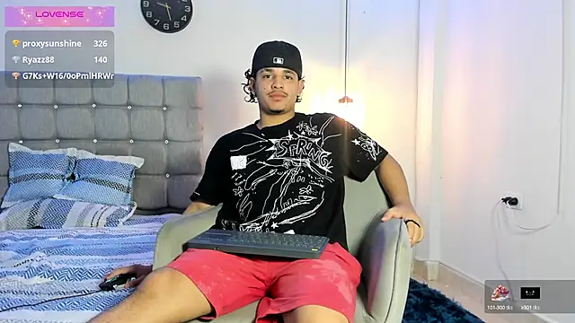 Snapshot of samxx_muscle chatting on October 12, 2:51 pm samxx muscle online show from October 12, 2:51 pm