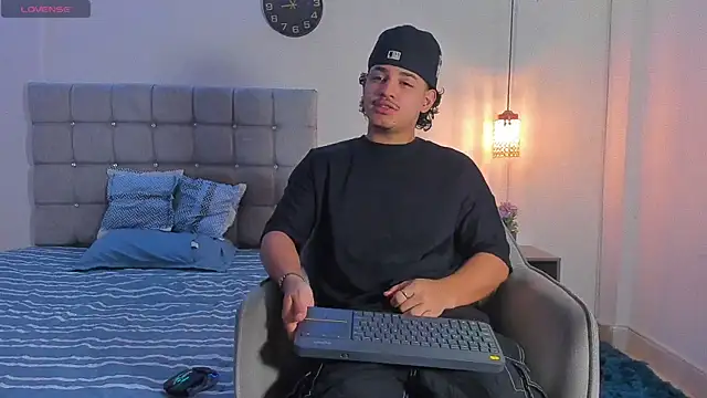 samxx muscle online show from December 19, 1:57 pm