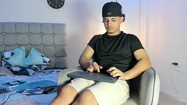 Snapshot of samxx_muscle chatting on September 21, 4:12 pm samxx muscle online show from September 21, 4:12 pm