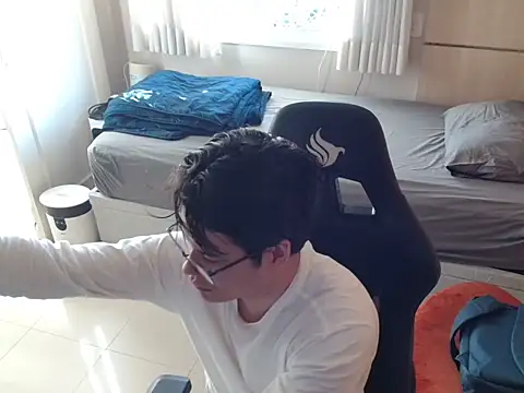 Snapshot of TimiidoSP011 chatting on November 10, 8:36 pm TimiidoSP011 online show from November 10, 8:36 pm