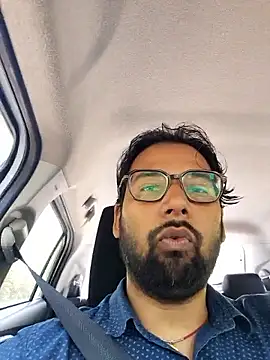 Snapshot of UAjit chatting on May 7, 5:11 am UAjit online show from May 7, 5:11 am