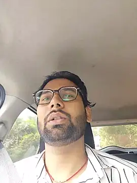 Snapshot of UAjit chatting on May 31, 4:18 am UAjit online show from May 31, 4:18 am