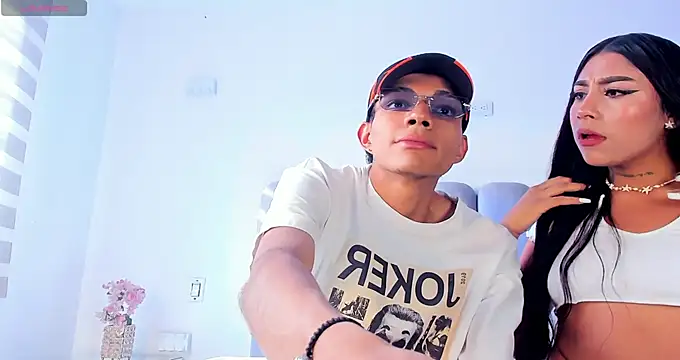 candyandmarilyn online show from March 30, 9:05 pm