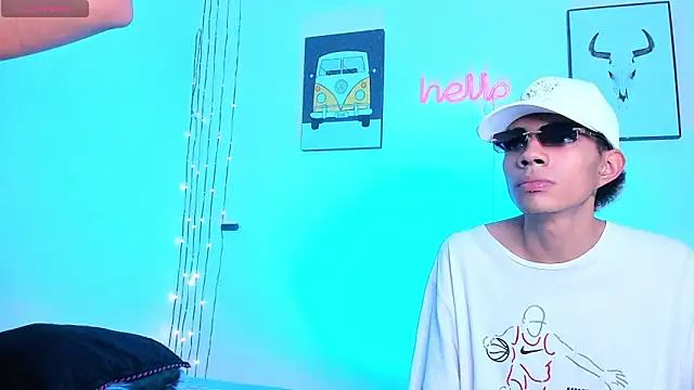 candyandmarilyn online show from December 14, 9:20 pm