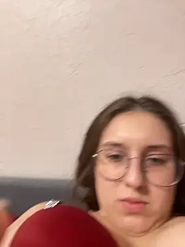 Snapshot of Vviikkssiikk chatting on November 5, 8:23 pm Vviikkssiikk online show from November 5, 8:23 pm