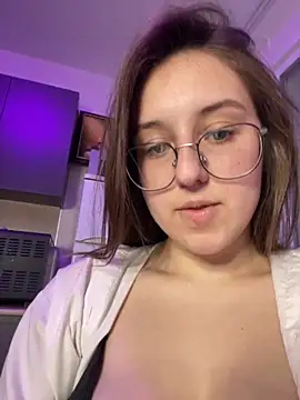 Snapshot of Vviikkssiikk chatting on October 13, 2:51 pm Vviikkssiikk online show from October 13, 2:51 pm