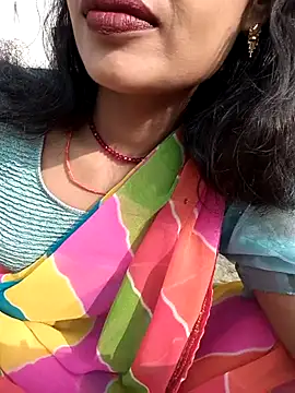 Snapshot of Eshna_Dabral chatting on November 12, 4:05 am Eshna Dabral online show from November 12, 4:05 am